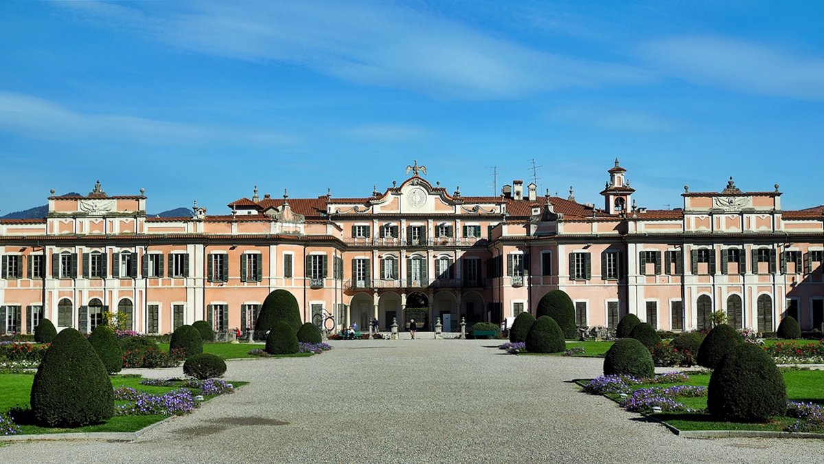 Palazzo Estense Дворeц Эстенсе Варесе, Италия - wea *