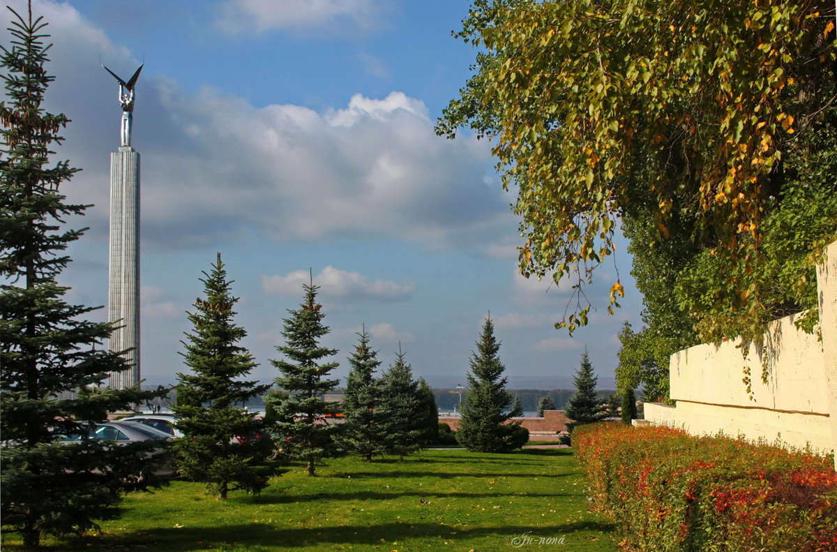 Самара монумент славы осень