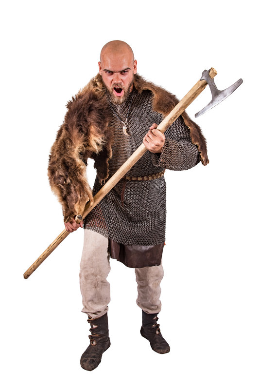 Скандинавский викинг в медвежьей шкуре с боевым двуручным топором - Павел Сытилин
