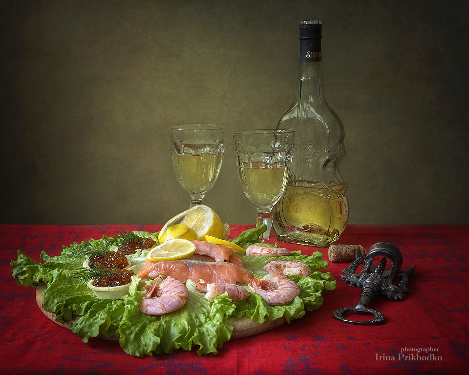 Натюрморт с морепродуктами и вином - Ирина Приходько