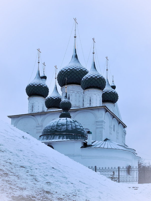 После декабрьского снегопада, церковь Спаса на Городу в Ярославле - Николай Белавин