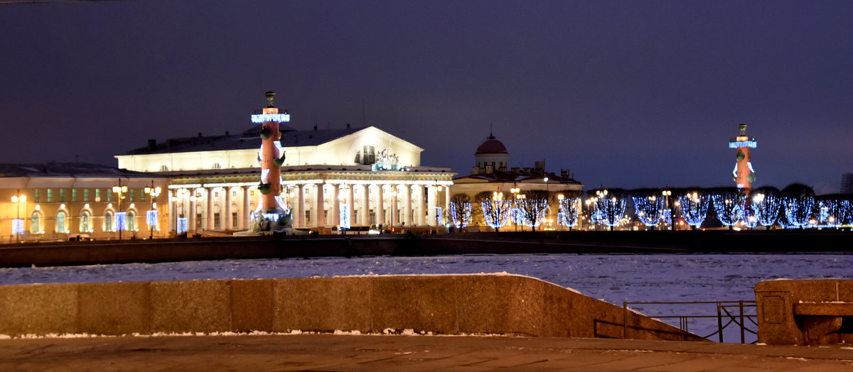 Ростральные колонны. Санкт-Петербург. - Валерий Подорожный