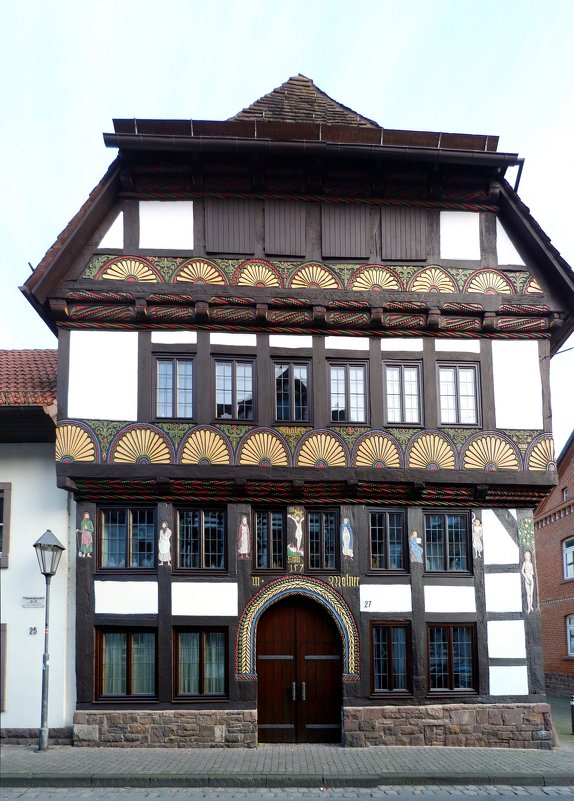 один из старейших домов в городе - Heinz Thorns