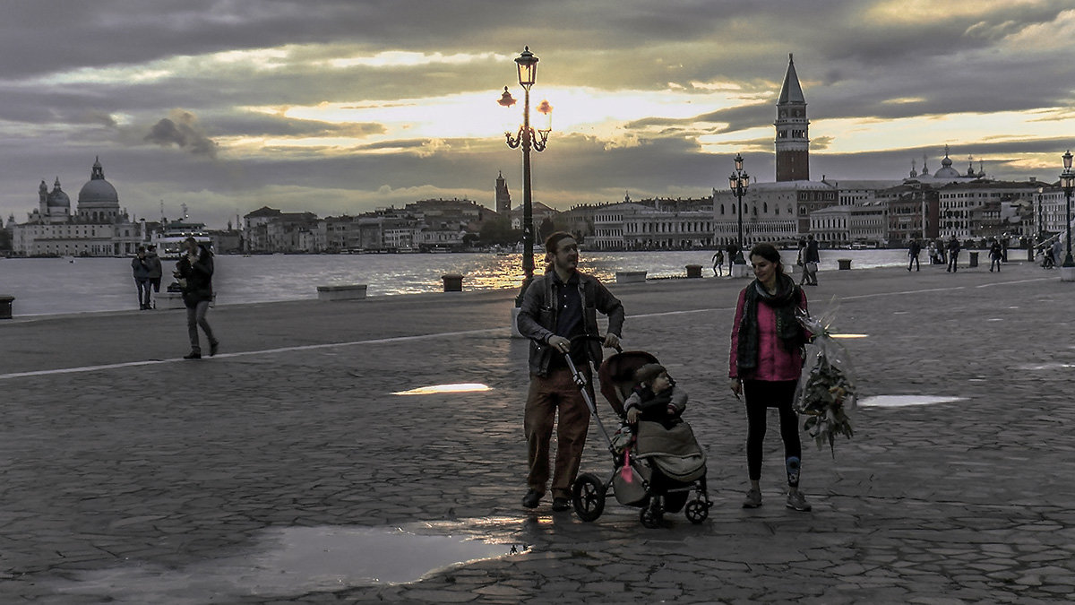 Venezia. Serata di aprile sulla Riva degli Schiavoni. - Игорь Олегович Кравченко