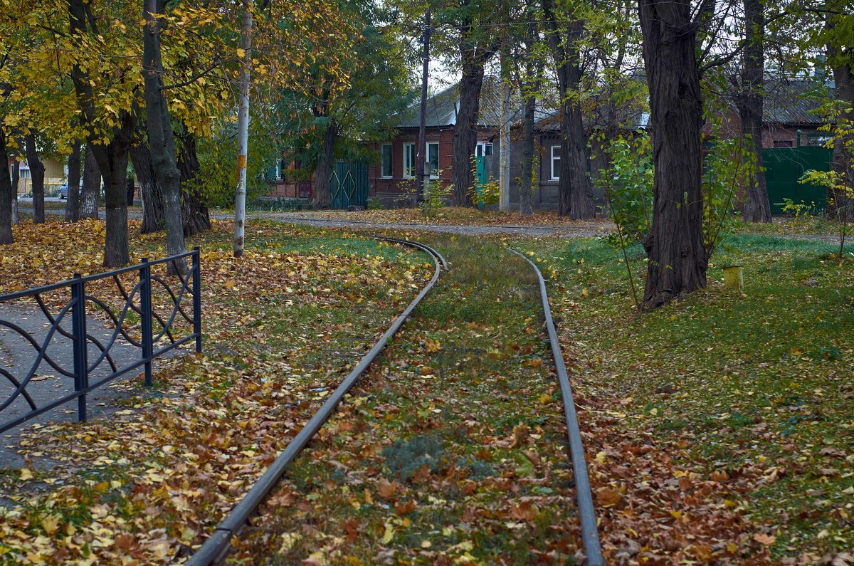 Осень в переулке - Константин Бобинский
