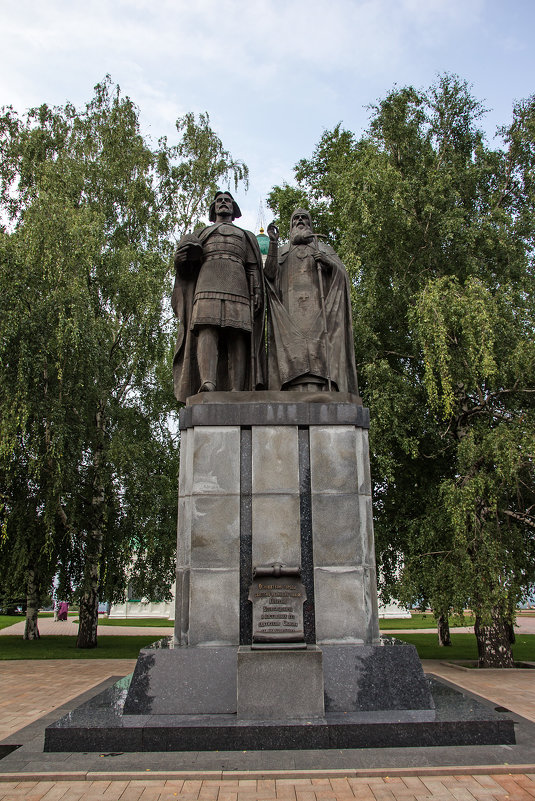 2016.07.24_3748 Н.Новгород. Кремль памятник основателям. raw 1920 - Дед Егор 