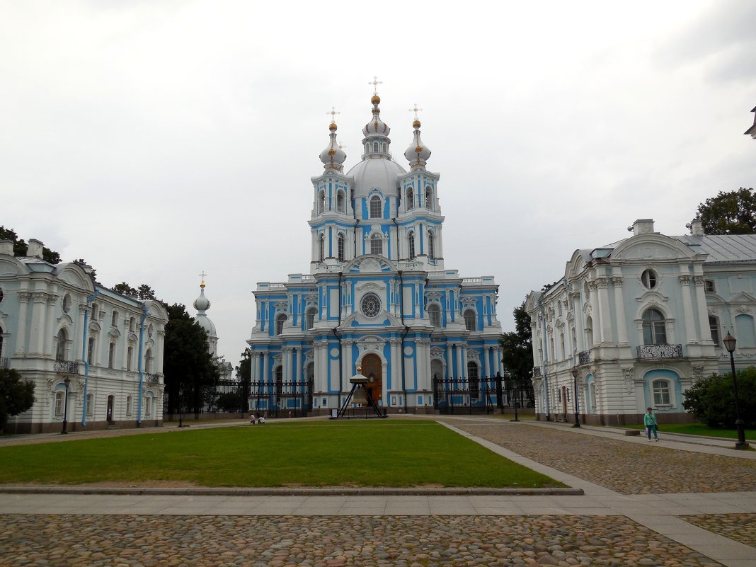 Смольный собор в Петербурге - Надежда 