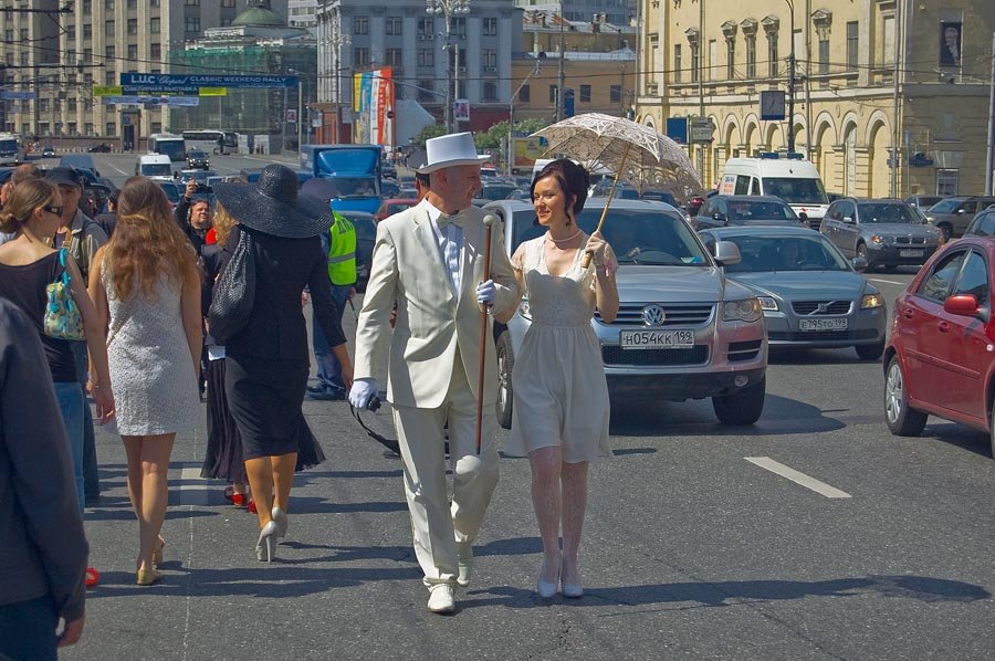 Москва. В белом по Моховой. - Игорь Олегович Кравченко