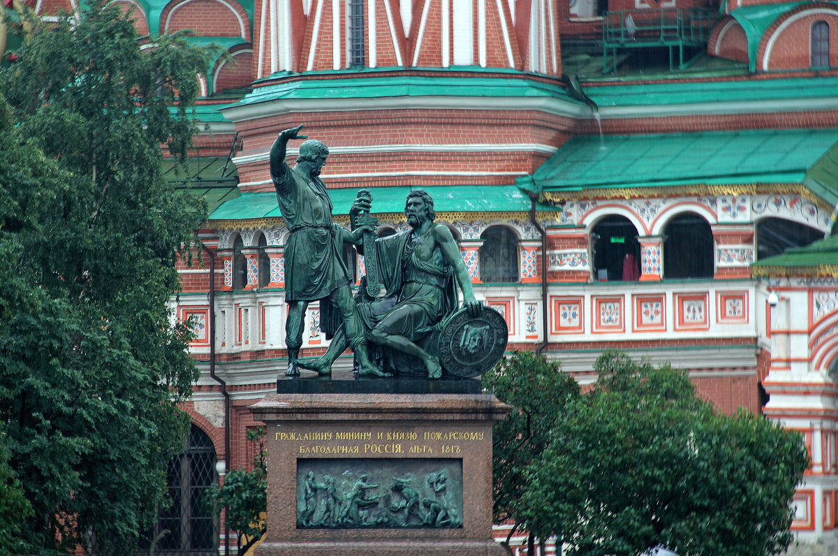 Памятник Минину и Пожарскому - - AVD -