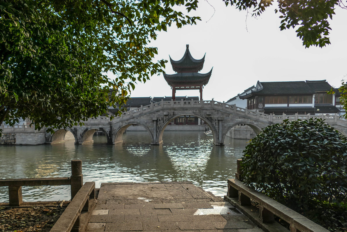 Вот такие мостики через многочисленные каналы г.Суджоу (Китай) - Юрий Поляков