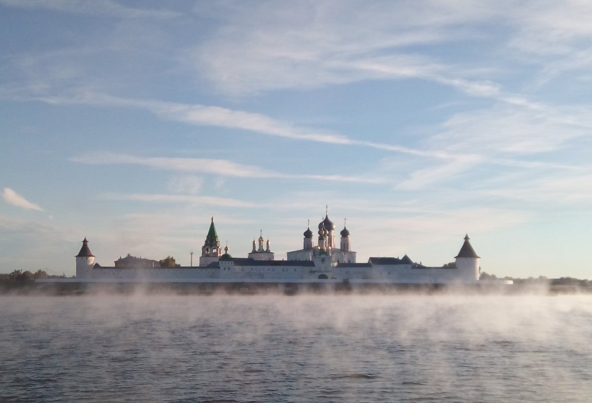 Макарьево Желтоводский монастырь на рассвете. - Оксана 