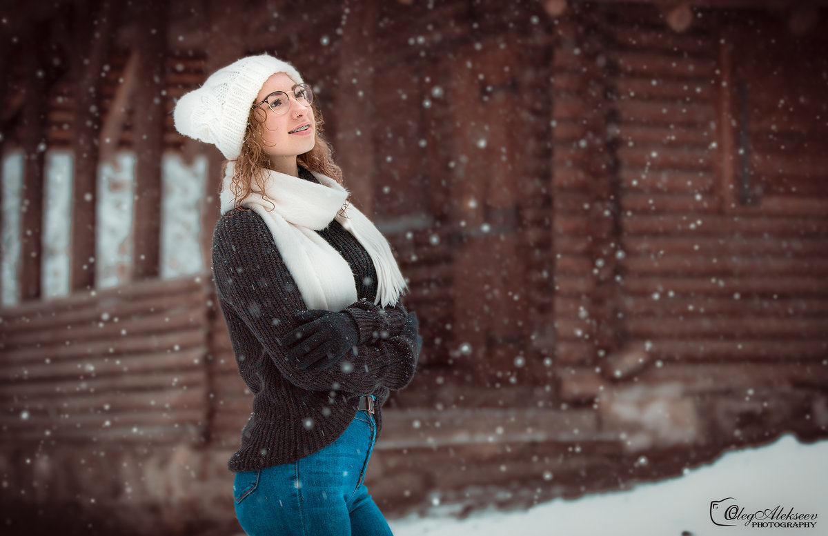 А снег кружится... - Oleg Photograph