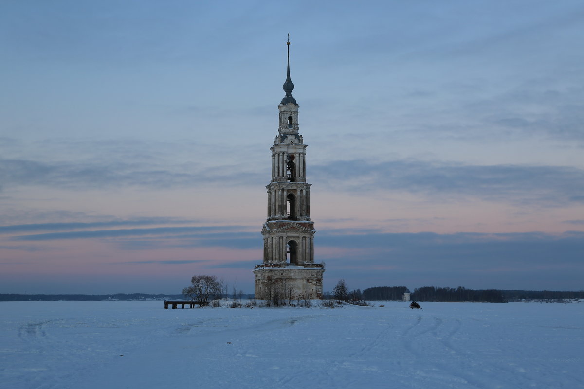 В Канун Рождества,Колокольня Никольского собора - Ninell Nikitina