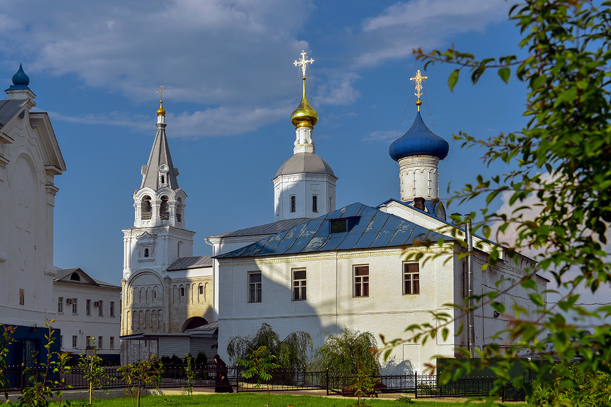Свято-Боголюбский женский монастырь.. - АЛЕКСАНДР СУВОРОВ
