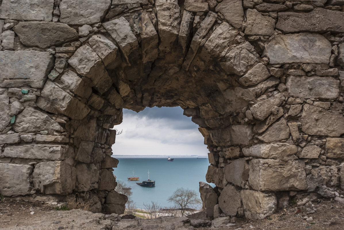 Генуэзская крепость - Александр Буторин