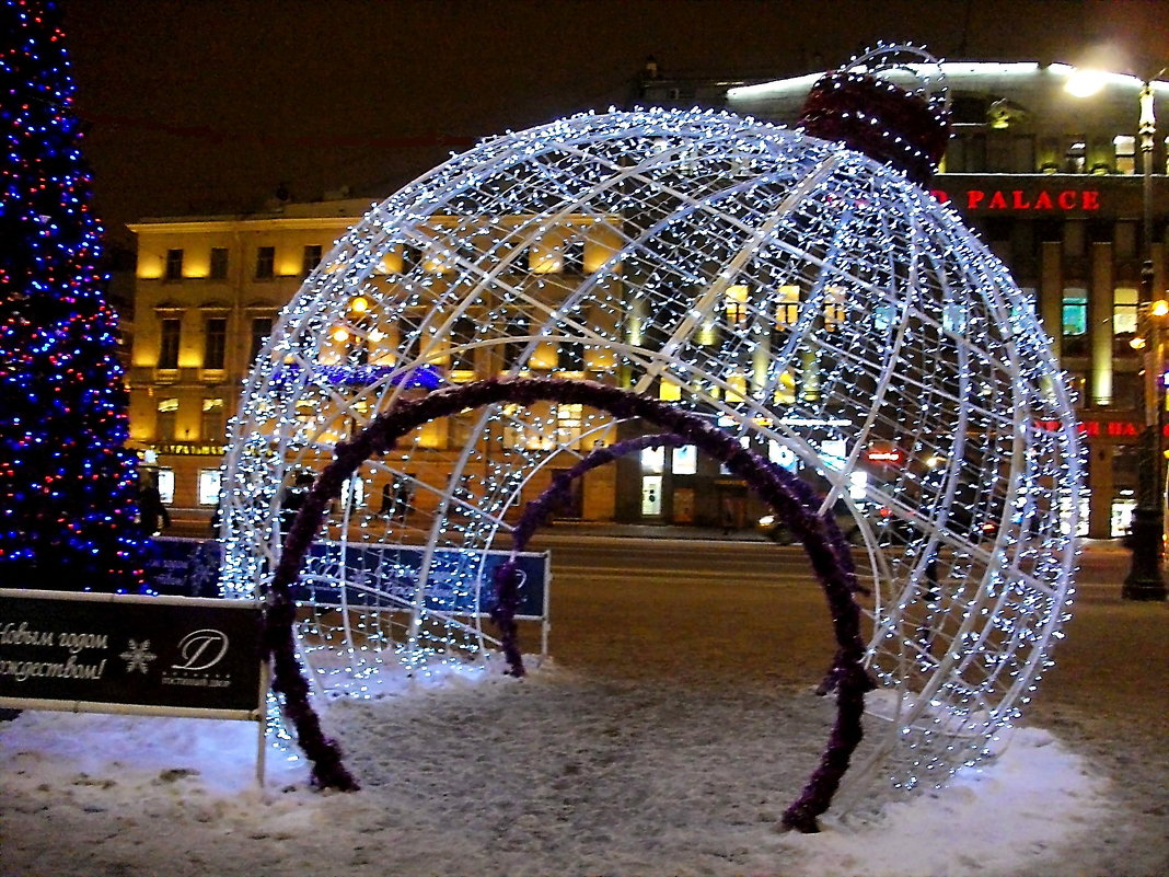 Новогодний Петербург. У Гостиного двора. - Лия ☼