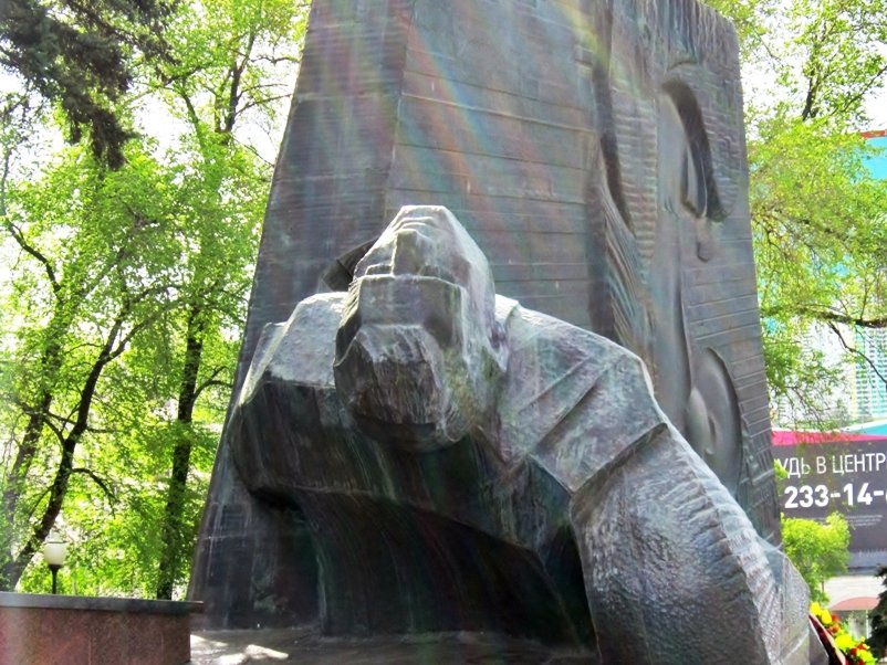 Памятник погибшим - Елена (ЛенаРа)