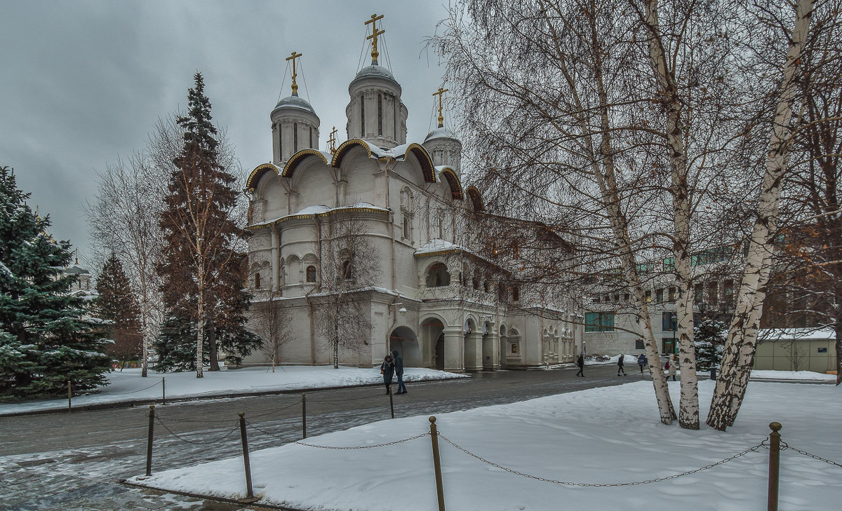 В Кремле - юрий поляков