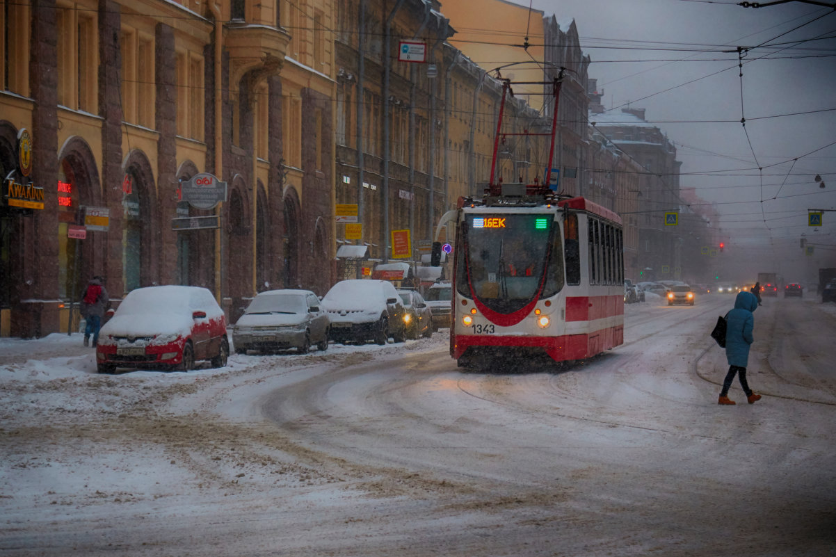 Снег в городе - Алексей Корнеев