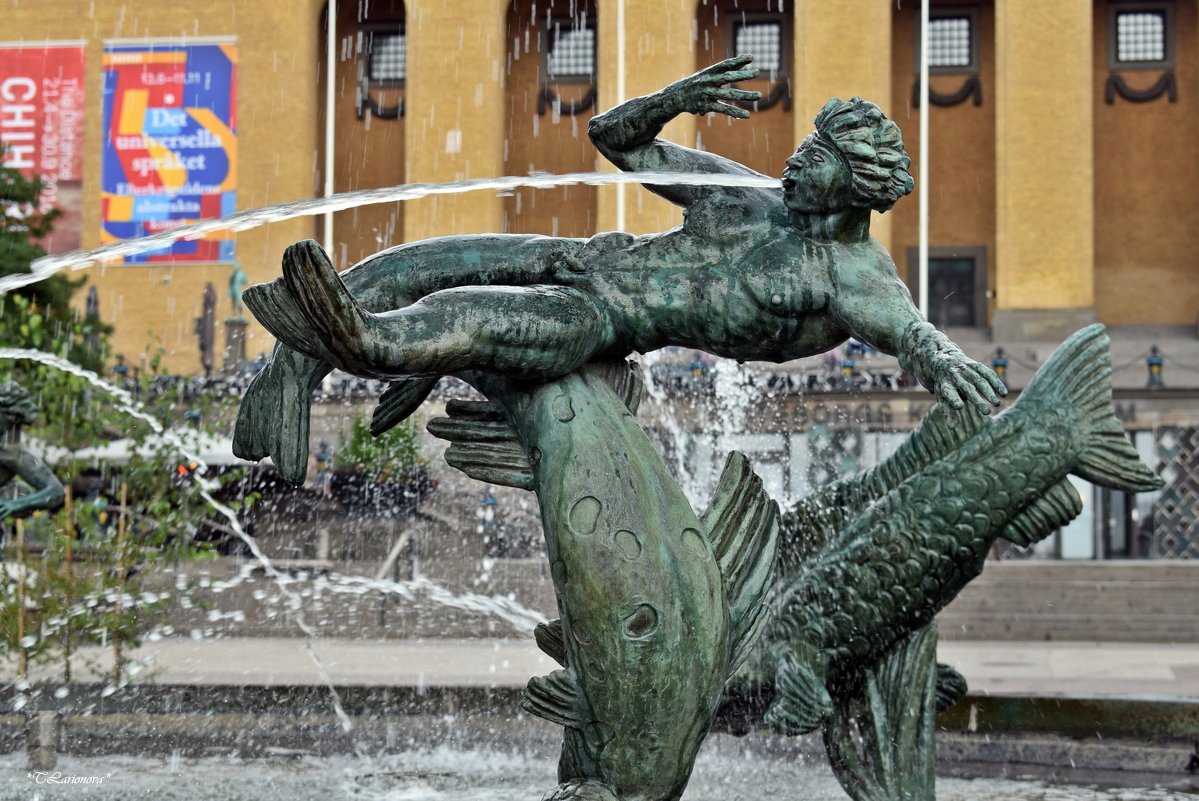 Фрагмент фонтана "Посейдон" в Гетеборге - Татьяна Ларионова