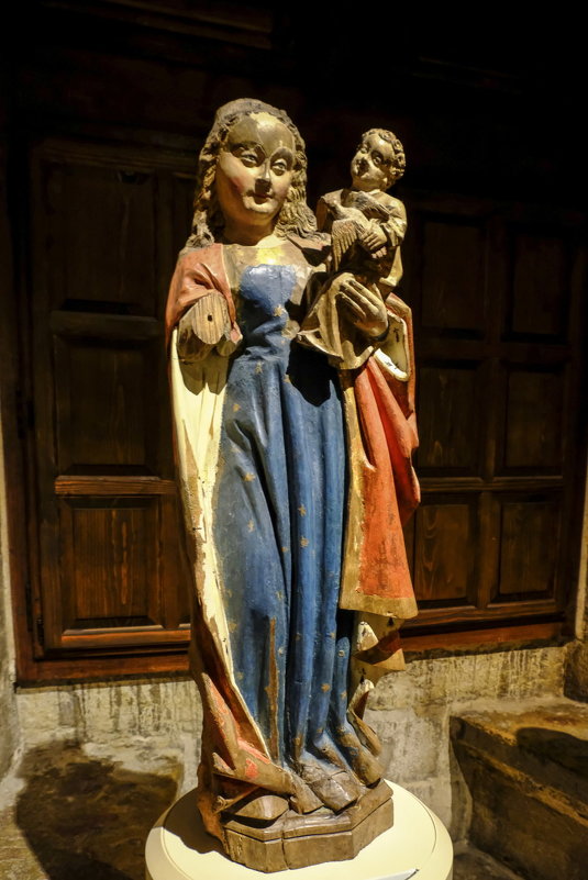 девственница и дитя, деревянная скульптура 1490 г. - Георгий А