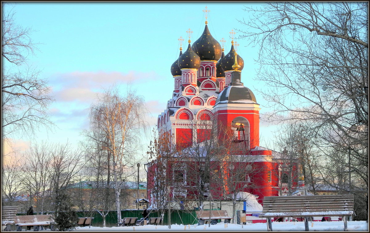 Москва. Храм Тихвинской иконы Божией Матери - Mike Collie