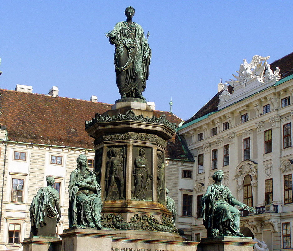 Памятник императору Францу в Хофбурге. Вена - Лара Амелина