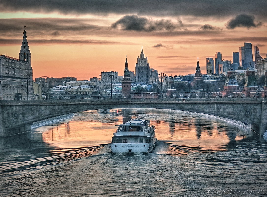 Прогулки по вечерней Москва-реке - Andrey Lomakin