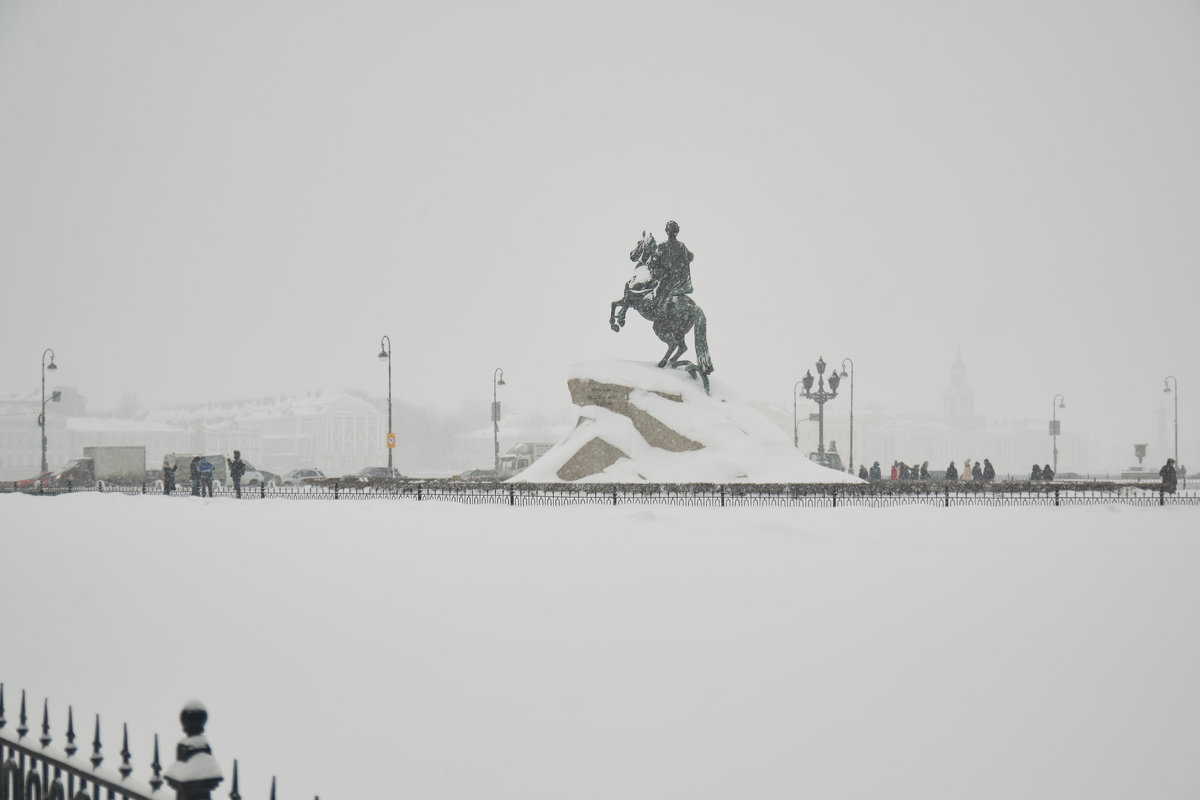 Снег в городе - Алексей Корнеев