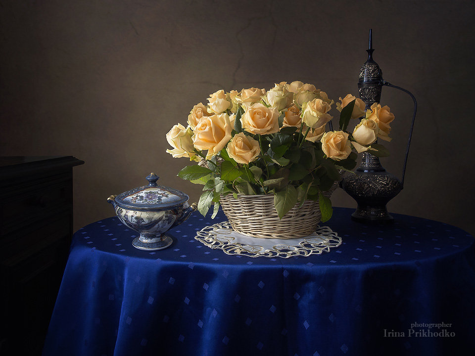 Натюрморт с желтыми розами - Ирина Приходько