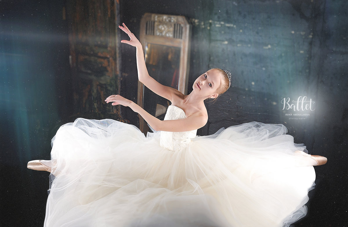 юная балерина , белая шопенка - Ирина Абдуллаева