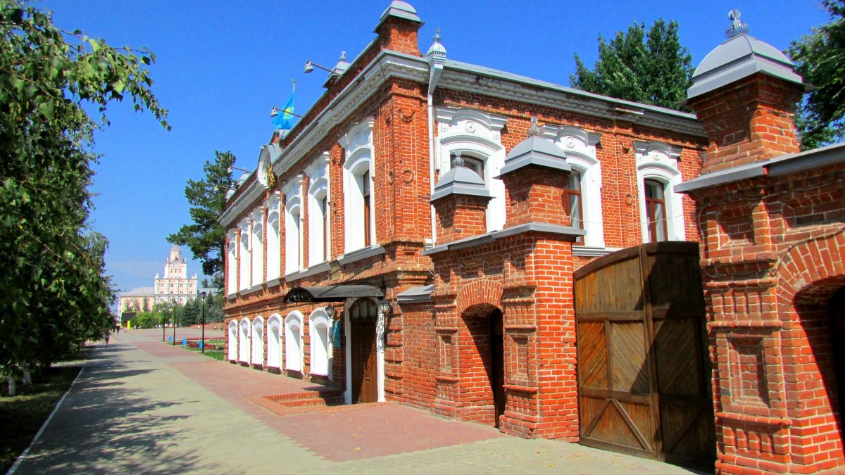 Старинное здание - Владимир 