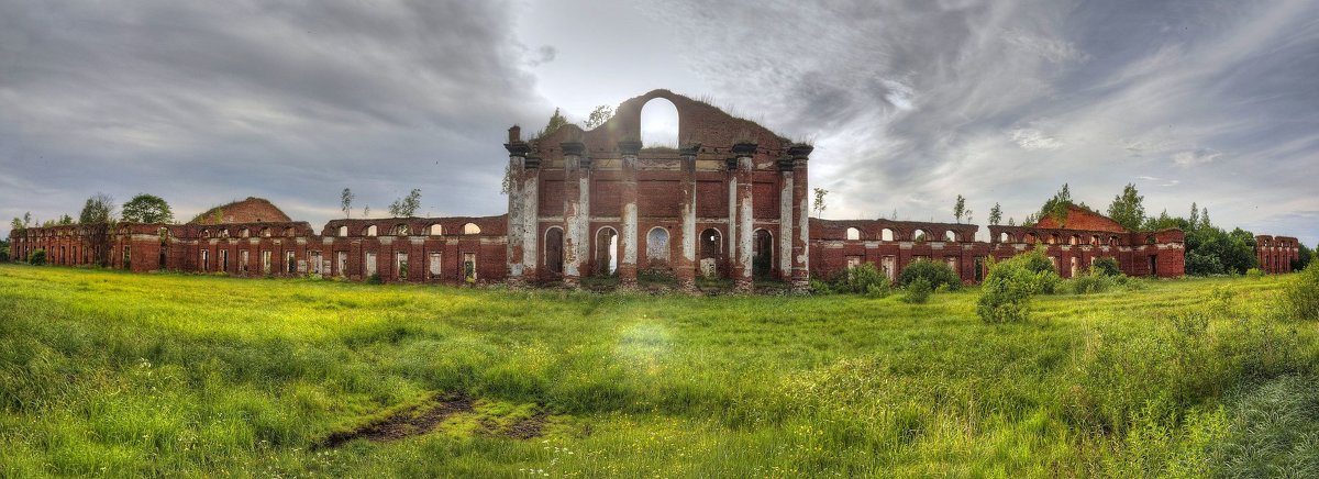 Руины Аракчеевских казарм - Константин 