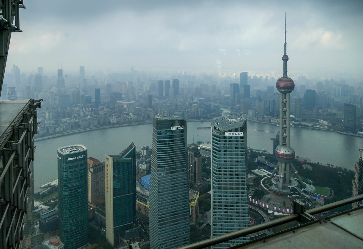 Вид с обзорной площадки высотки "Цзинь Мао" на Шанхай (Китай) - Юрий Поляков