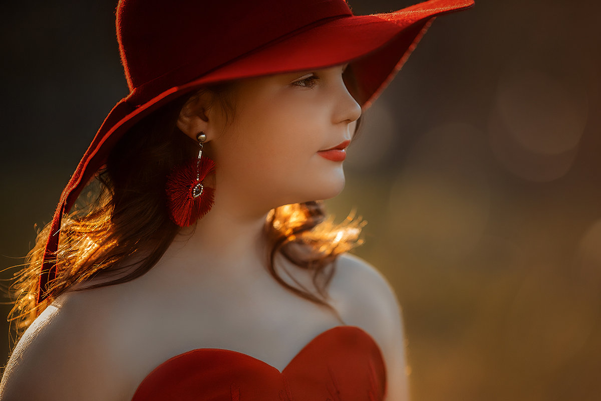 Девочка в красном платье - Malika Normuradova