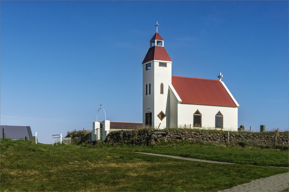 Типичная исландская деревенская церковь - Shapiro Svetlana 