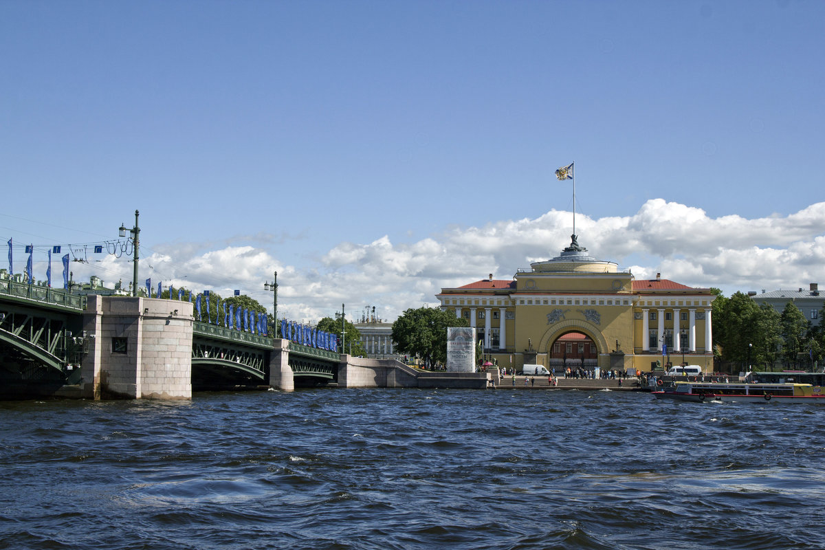 * - Александр Рябчиков