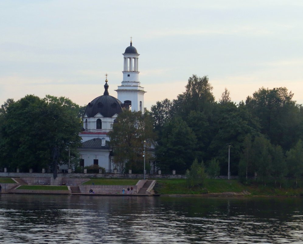 Церковь на берегу - Вера Щукина