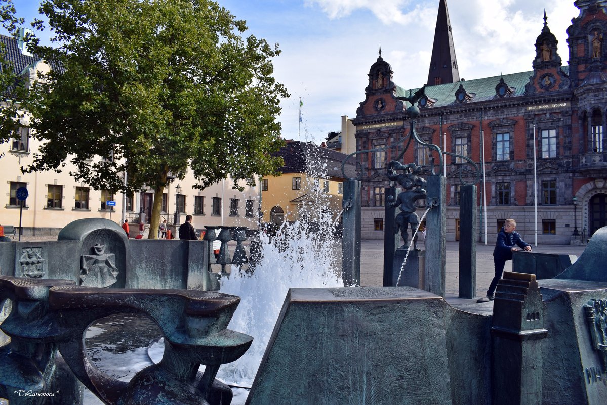 Фонтан "Исторический"  площади Stortorget  в Мальмё - Татьяна Ларионова