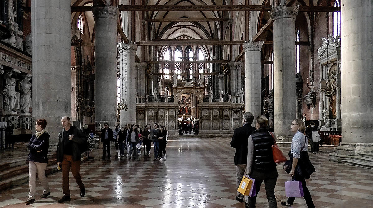 Venezia. La Basilica di S.Maria Gloriosa dei Frari. - Игорь Олегович Кравченко