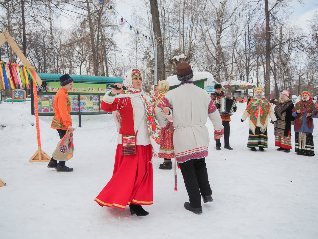 *** - Сергей Старовойт