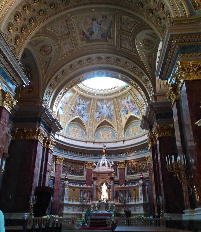 Алтарное пространство и статуя Св. Стефана, Базилика г. Будапешт - Tamara *