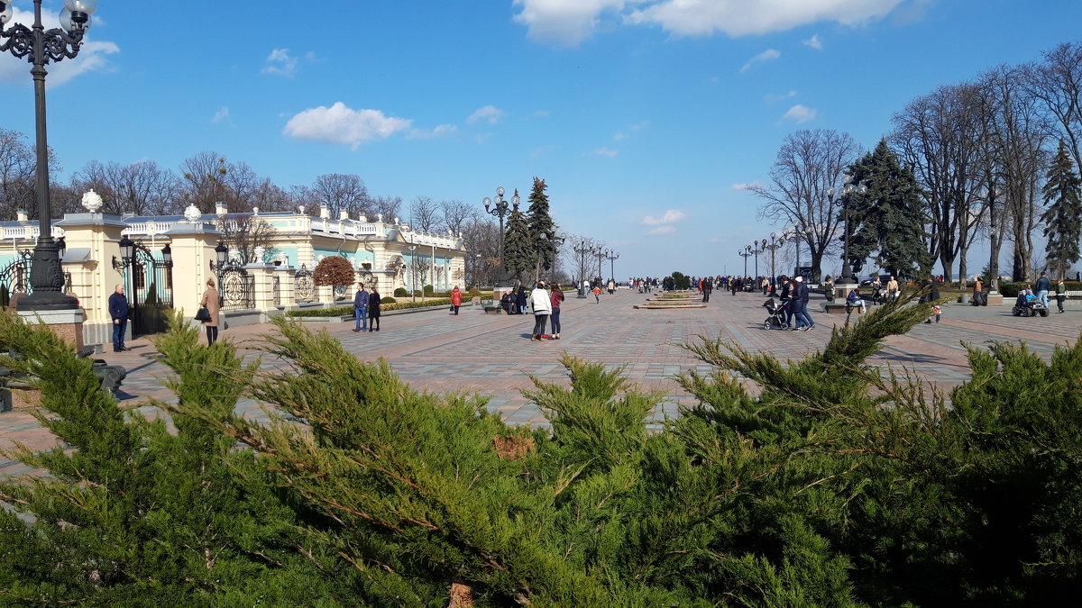Мариинский парк в Киеве. Дорога на смотровую площадку - Тамара Бедай 