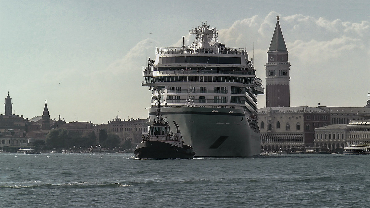 Venezia. Bacino di San Marco.Volo Venezia - Napoli. - Игорь Олегович Кравченко