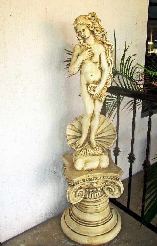 Скульптура Афродиты - Лариса 