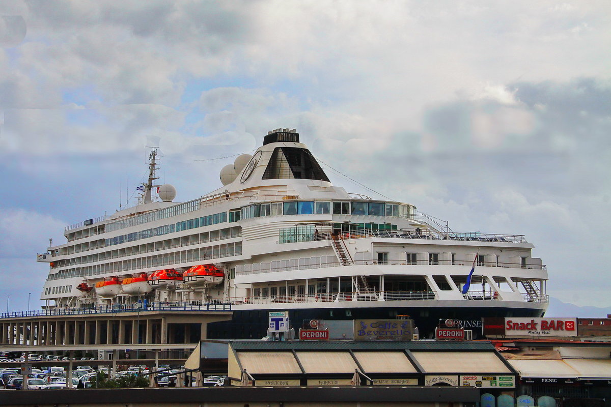 Porto Di Napoli - M Marikfoto