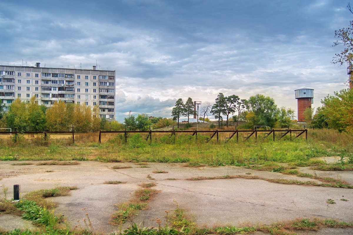 Крайний дом в городе - Андрей Семенов