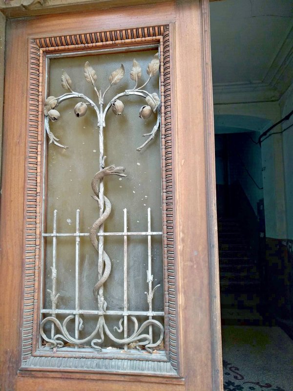 Фрагмент двери - ТаБу 