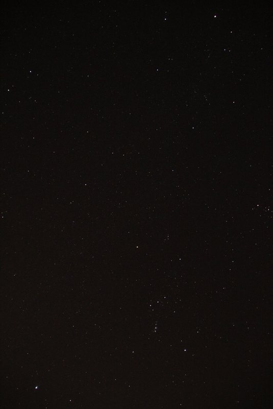 Звёздное небо. Созвездия Орион (справа внизу), Возничий(справа вверху), Близнецы (слева вверху). - Анатолий Кувшинов