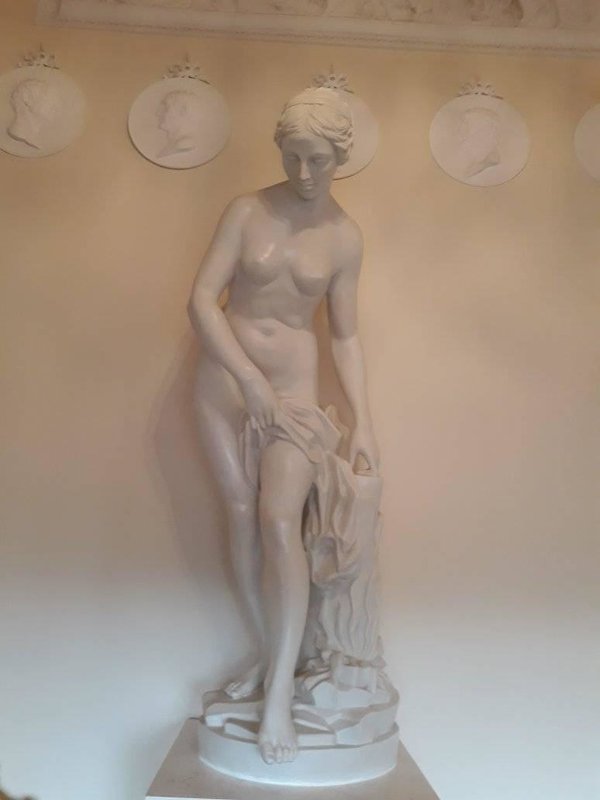 Скульптура девушки - Anna-Sabina Anna-Sabina